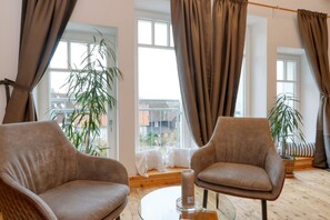 Comfort-Studio, Küche | Wohnbereich | Flachbildfernseher