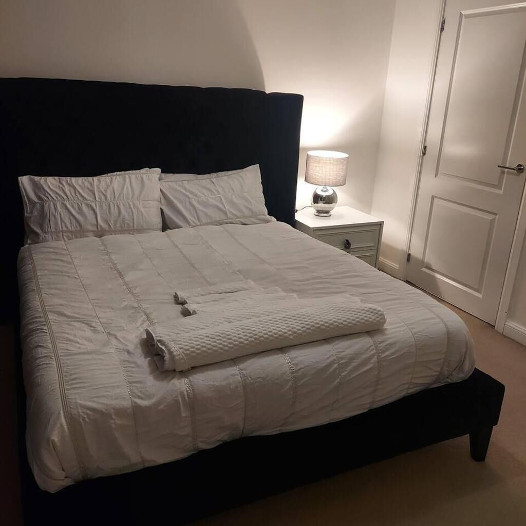 Stunning Modern Apartment in Rochester, England