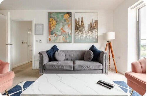 Stunning Modern Apartment in Rochester, England