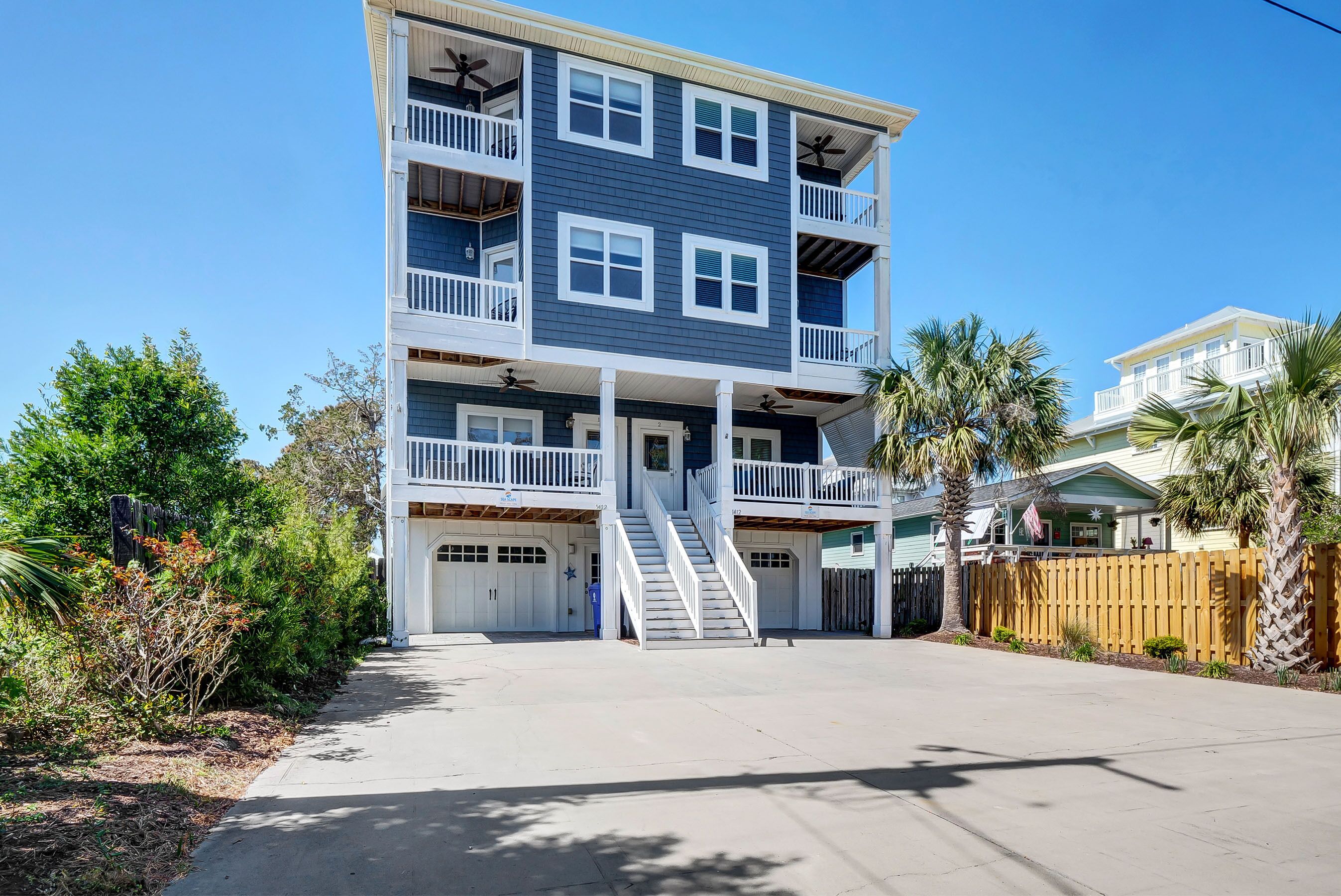 Relaxing 5br/5ba duplex with private elevator in Carolina Beach