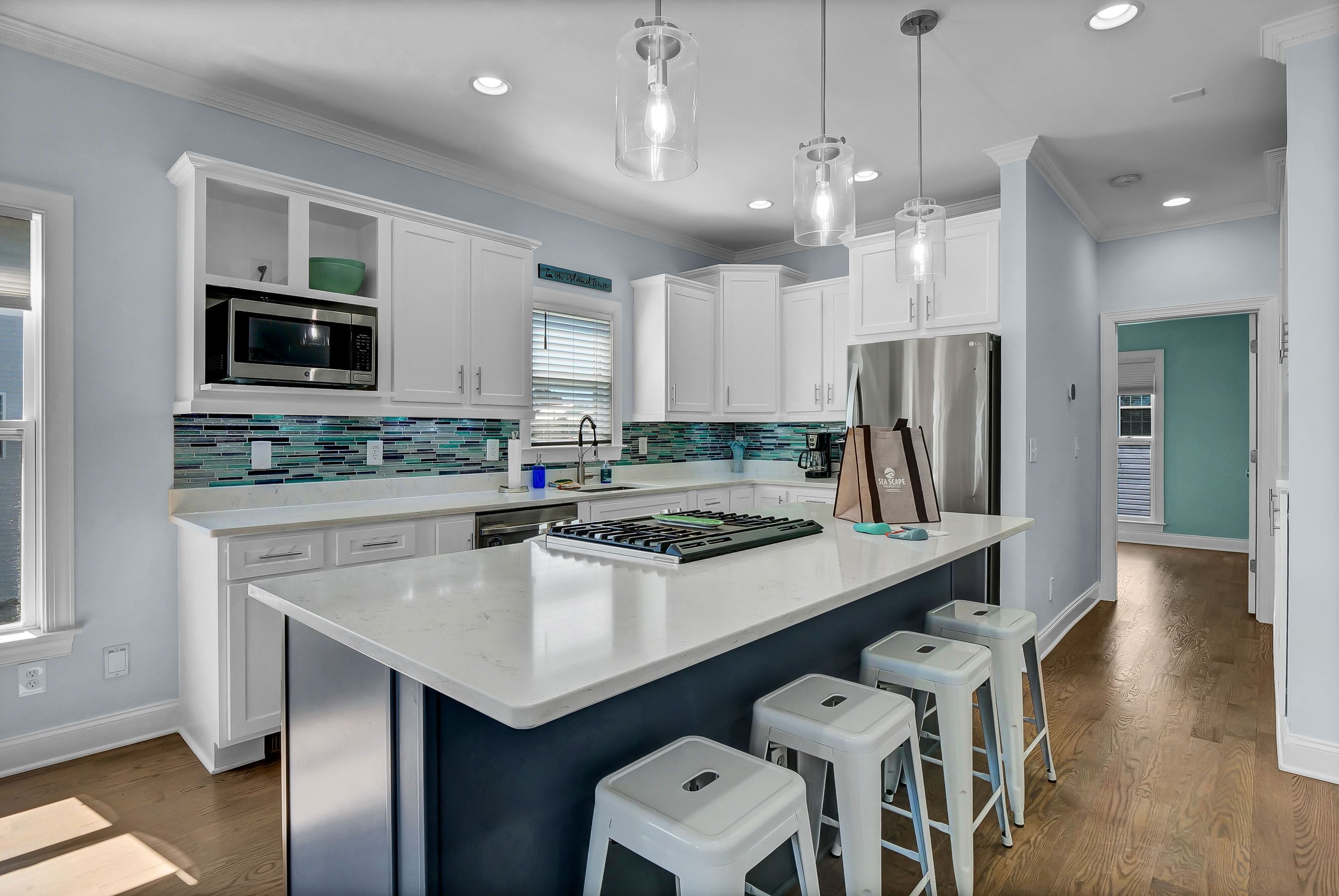 Relaxing 5br/5ba duplex with private elevator in Carolina Beach