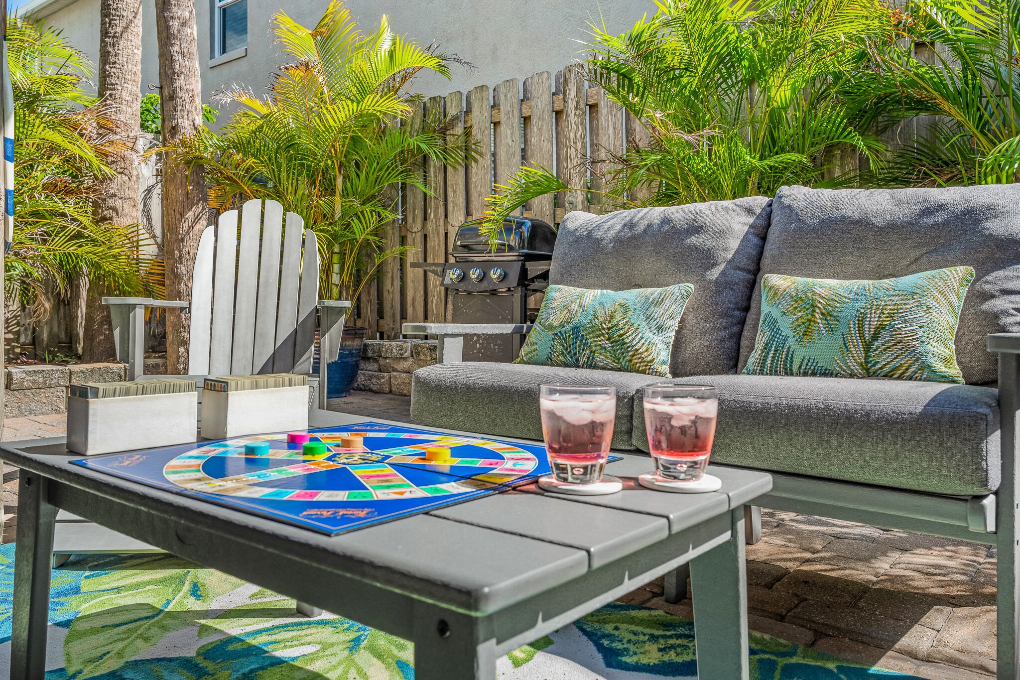 2 min walk from the beach - 3 story elegant and cozy 