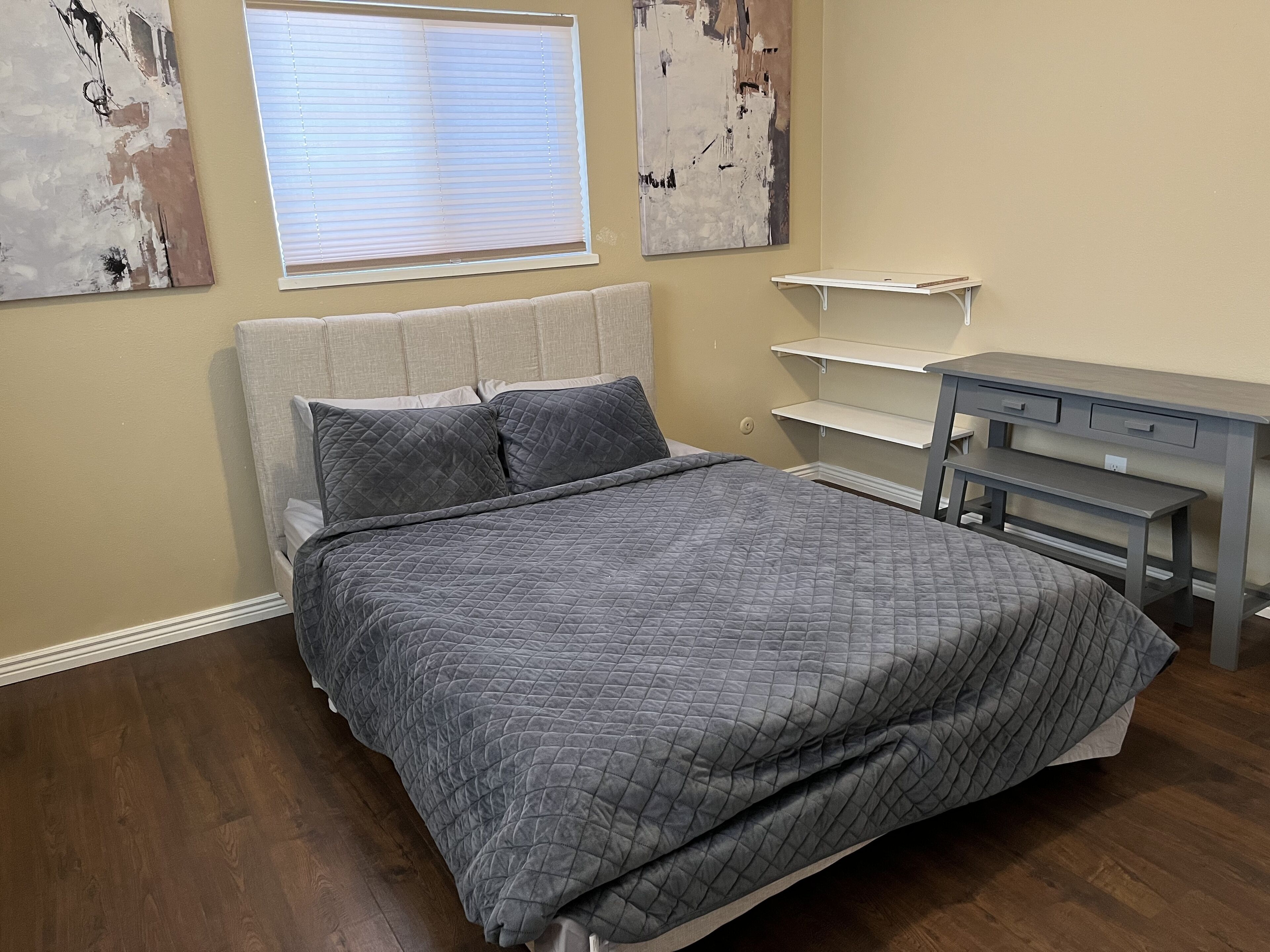 Full 4br 2ba Two Level House