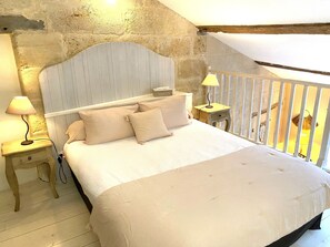 1 chambre, fer et planche à repasser, lit parapluie, Wi-Fi gratuit