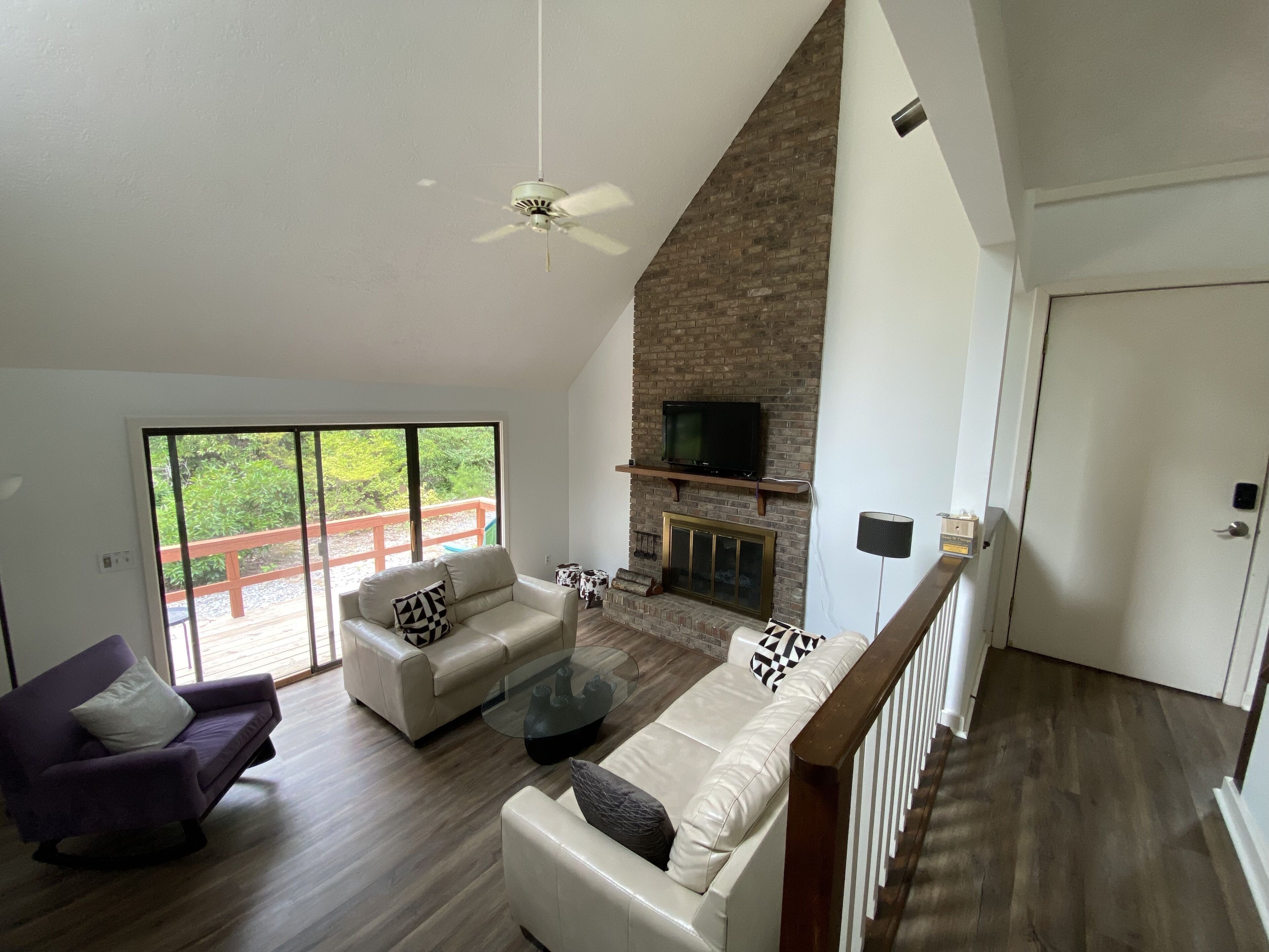 Wooded Wonderland - TEIC, Tryon, Landrum - CLOSE!!