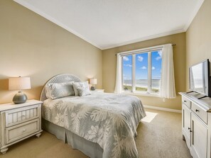 3 soverom, skrivebord, strykejern/-brett og internett (inkludert)