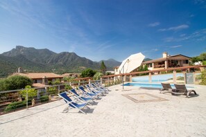 A heated pool - S'Omu and Assunta 1P by All4sardinia (Cardedu)