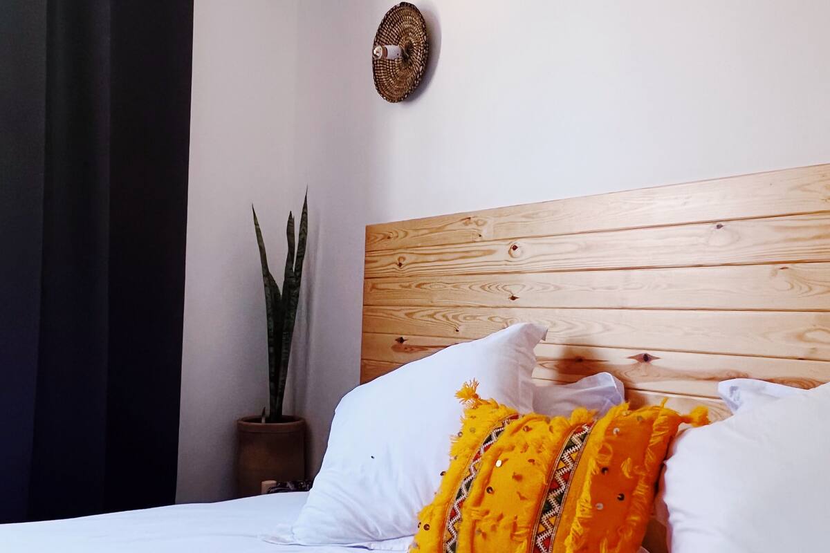 Chambre Standard double, vue sur le jardin | Literie de qualité, lit avec matelas Tempur-Pedic
