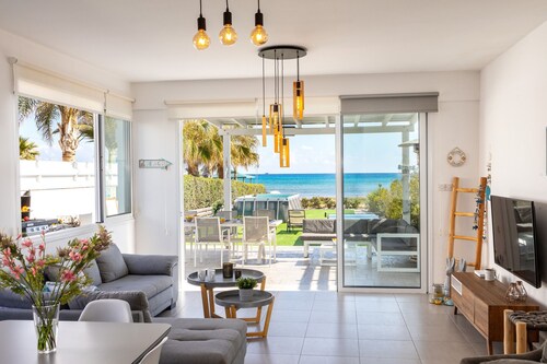 Ayia Thekla Seafront Villa Dagi