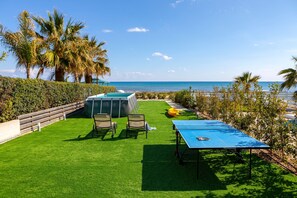 Property grounds - Ayia Thekla Seafront Villa Dagi (Ayia Napa)