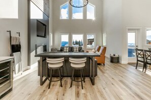 Televisión, chimenea, videojuegos y libros