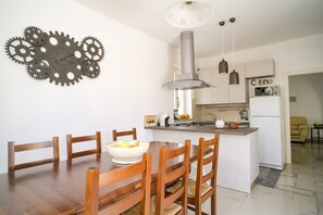 Fridge, microwave, coffee/tea maker, electric kettle