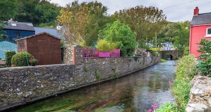 Riverside Bothy In Heart of Scenic Harbour Village