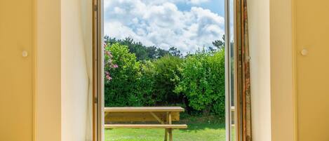 Bügeleisen/Bügelbrett, kostenloses WLAN, Bettwäsche