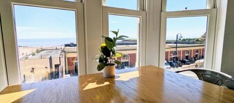 Barry Island Paget House · Barry Island Beachfront Getaway + Private Parking