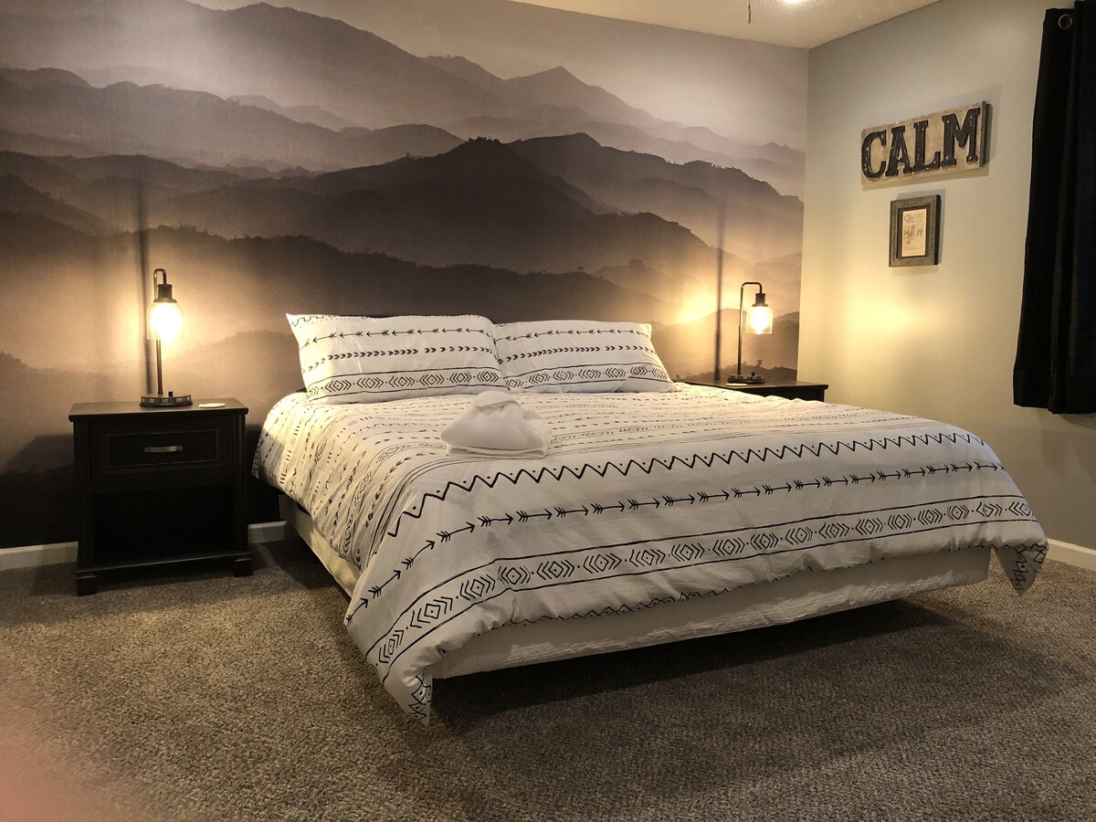 Vacation Family Fun Home 1 mi. to Dollywood mins to all attractions & GSMNP