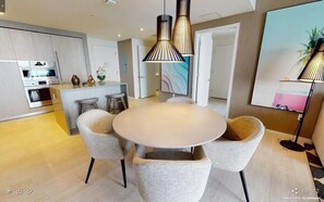 Dining - Luxury Condo, Stunning Ocean views, Free Parking! (Hollywood)