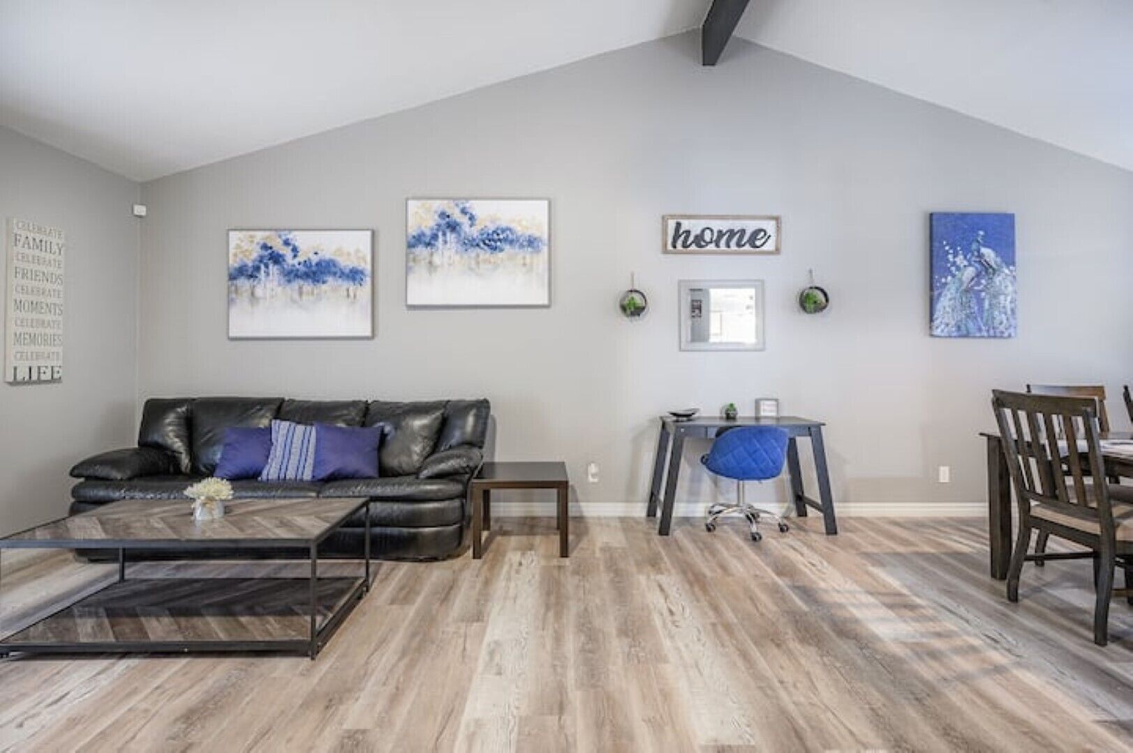 Luxurious HEATED Pool/Spa Home Min From The Strip