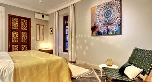 5 bedrooms, iron/ironing board, travel crib, WiFi (free) - Entire Riad Dar Chacha - privatised only for you (Marrakesh)