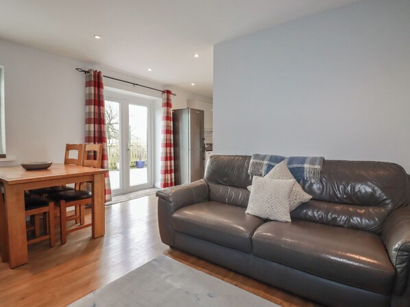 Living area - Lowenek (Bodmin)