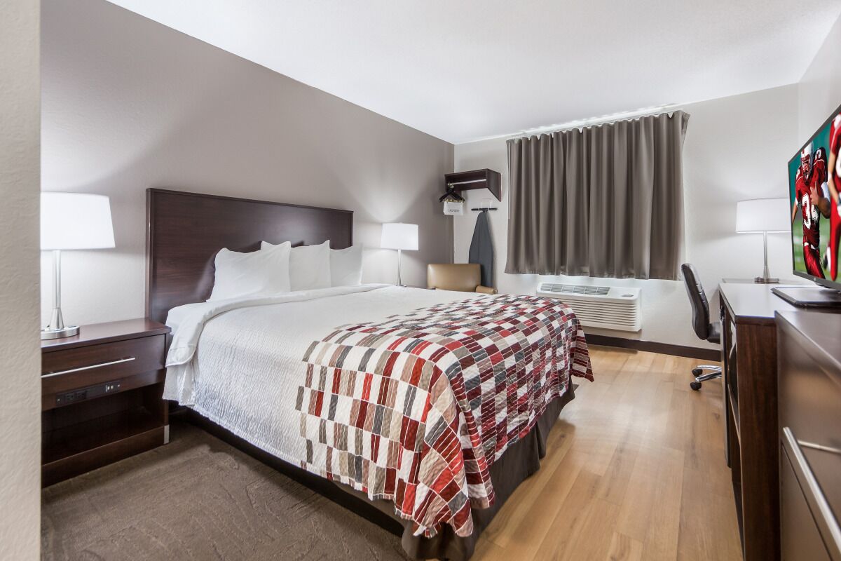 Enjoy a FREE Breakfast and FREE Parking! Short Drive to Union Pacific Museum!