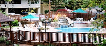 Cozy Condo at Tree Tops Mountain Resort Minutes From Down Town Gatlinburg