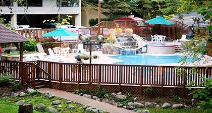 Cozy Condo at Tree Tops Mountain Resort Minutes From Down Town Gatlinburg