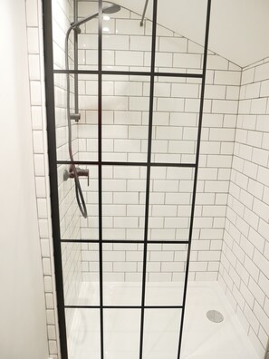 Soundproofing, iron/ironing board, free WiFi - Scandic House (Ulverston)