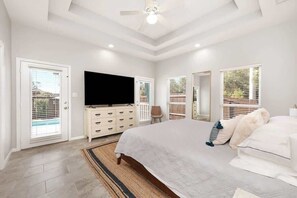 3 bedrooms, iron/ironing board, travel cot, WiFi - Sunsail Cottage-Golf Cart Deals-Pool Heat Deals (Destin)