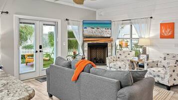 Fernseher, Kamin, Videospiele, BĂŒcher