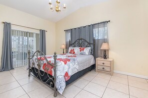 5 bedrooms, iron/ironing board, WiFi, bed sheets