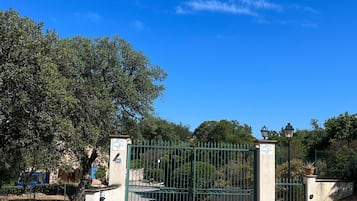 Enceinte de lâhĂ©bergement