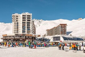 Exterior - 20m from resort center, 7th floor, view lake, balcony, tv, ski locker, 53m², Tignes (Tignes)