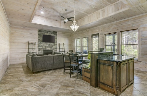 Beautiful Home at Lake Sam Rayburn 🎣☀️