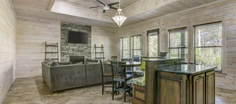 Beautiful Home at Lake Sam Rayburn 🎣☀️