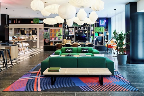 citizenM London Victoria Station