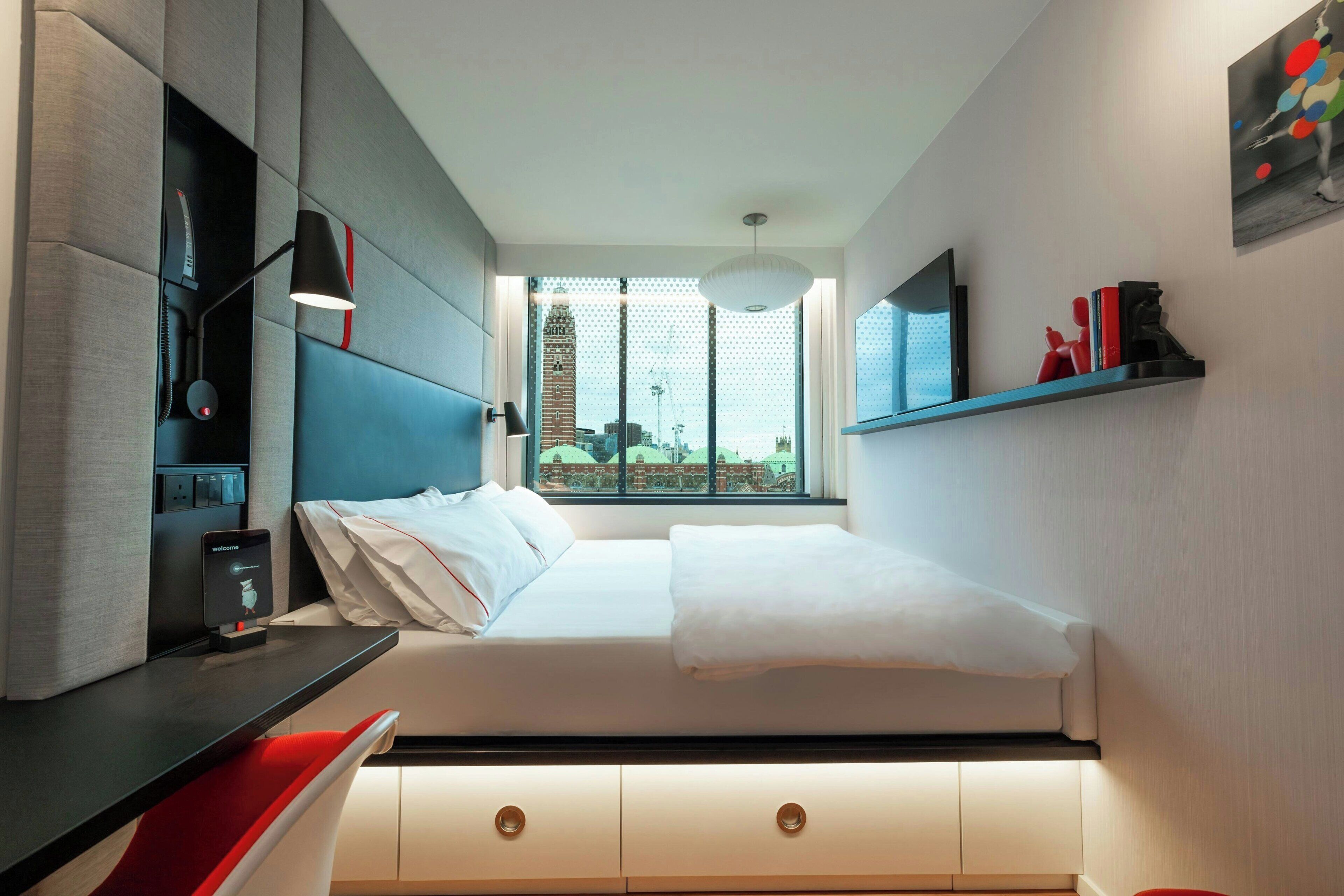 Room | citizenM London Victoria Station, London