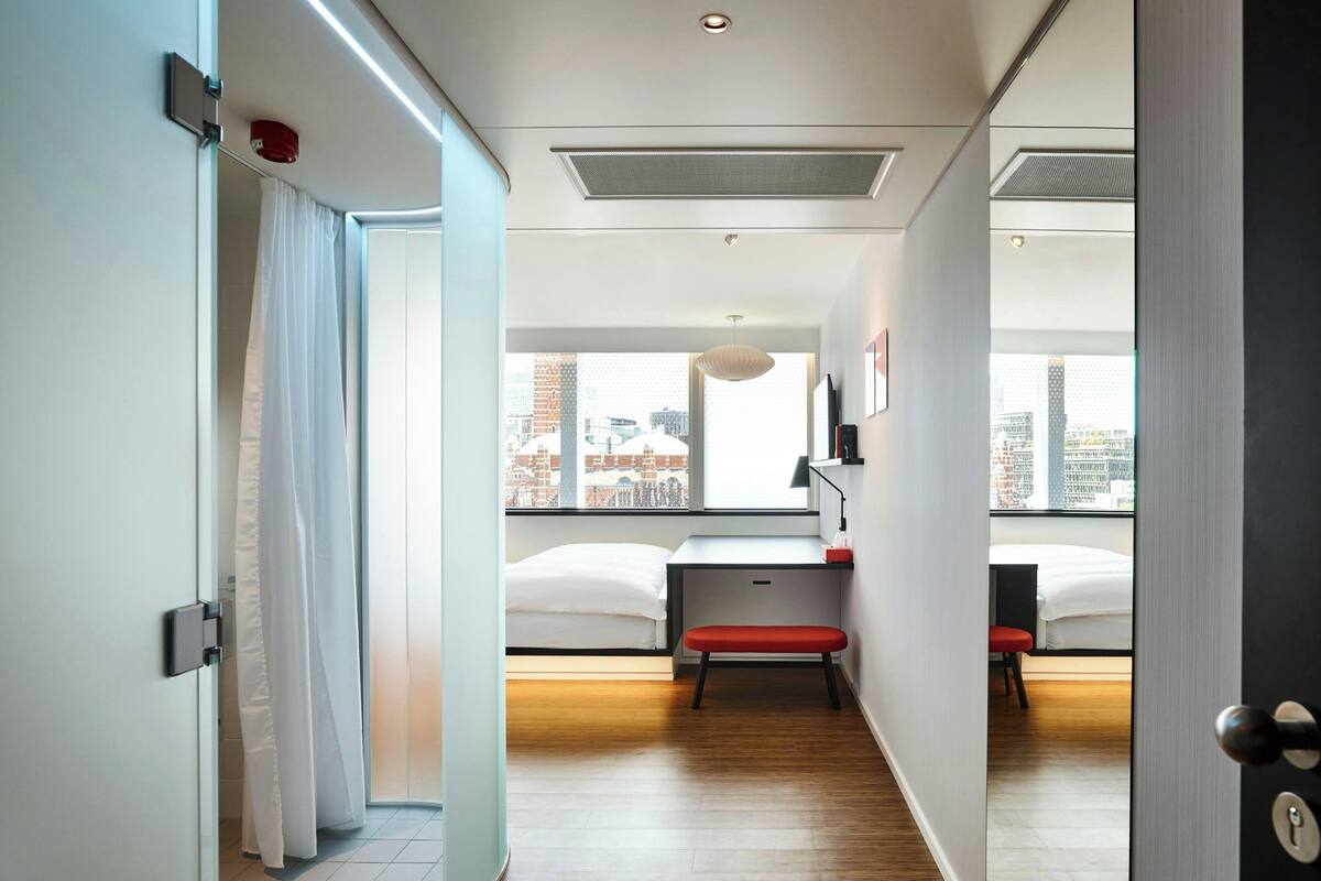 Room, 1 King Bed (Mobility Accessible, Roll-In Shower) | Premium bedding, pillowtop beds, in-room safe, desk