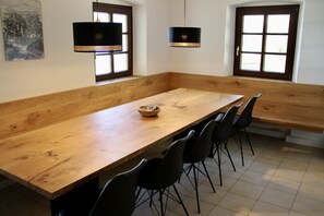 Dining - Chalet on the Danube right at the gates of the World Heritage city of Regensburg *****DTV (Pentling)