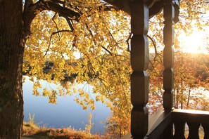 Property grounds - Chalet on the Danube right at the gates of the World Heritage city of Regensburg *****DTV (Pentling)