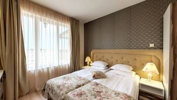 Classic Double Room | In-room safe, individually furnished, free WiFi, bed sheets