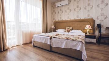 Classic Double Room | In-room safe, individually furnished, free WiFi, bed sheets
