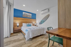 3 bedrooms, desk, iron/ironing board, travel crib