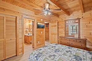 3 bedrooms, iron/ironing board, travel crib, free WiFi