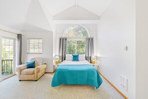 3 Schlafzimmer, Schreibtisch, Bügeleisen/Bügelbrett, Reisekinderbett