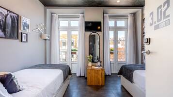 Twin Room | In-room safe, free WiFi, bed sheets