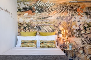 In-room safe, free WiFi, bed sheets - Lisbon Wine House- Rooms & Suites (Lisbon)
