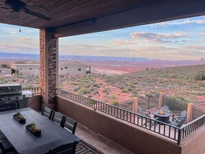 Outdoor dining - The Cliff Dweller - Peaceful Escape, 50-mile Views (Page)