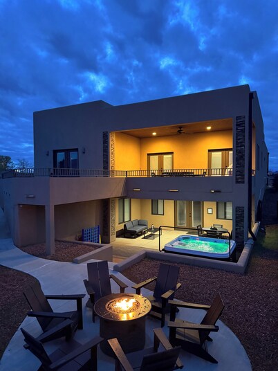 The Cliff Dweller - Peaceful Escape, 50-mile Views