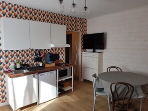 Fridge, microwave, stovetop, coffee/tea maker - 4-PERSON APARTMENT 150M FROM THE BEACH (Berck)